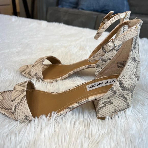NWOT Steve Madden Irenee Ankle Strap Sandal Light Beige Snake 2" Heel Size 7.5 - Picture 4 of 9